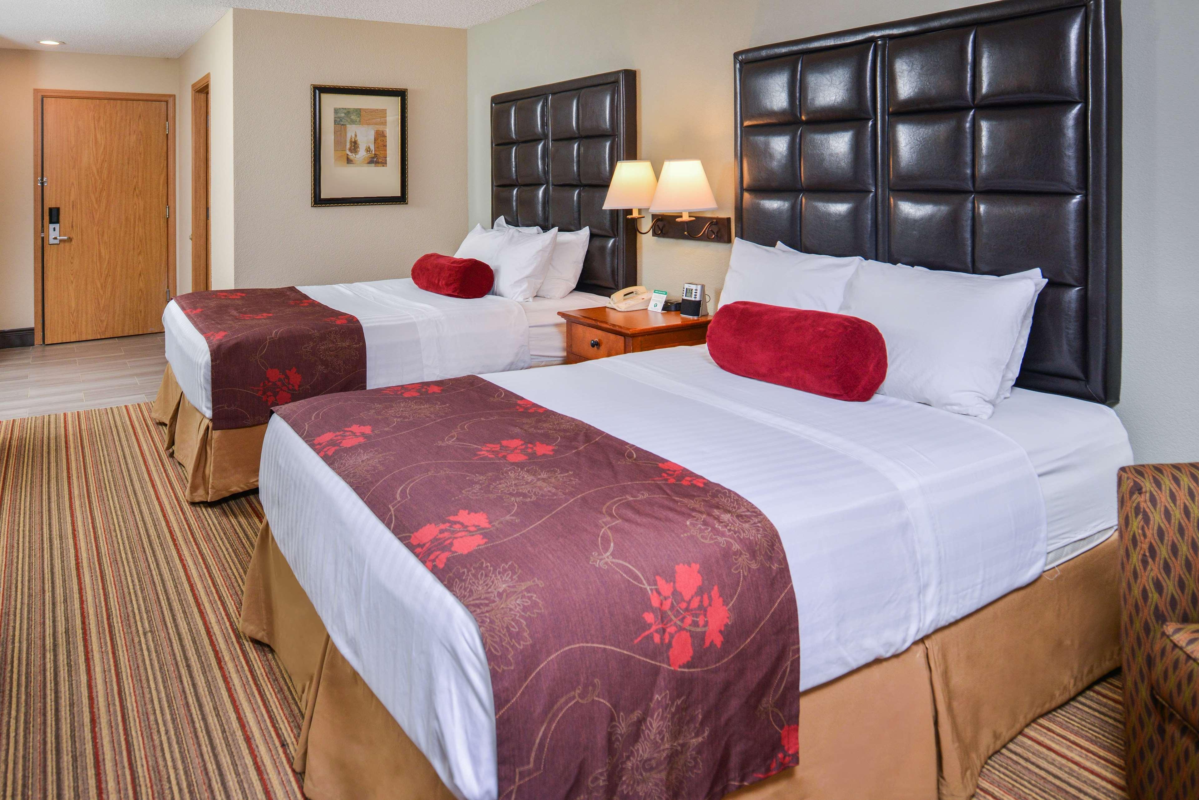 Best Western Plus Rama Inn Redmond Bagian luar foto