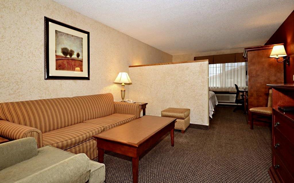 Best Western Plus Rama Inn Redmond Bagian luar foto