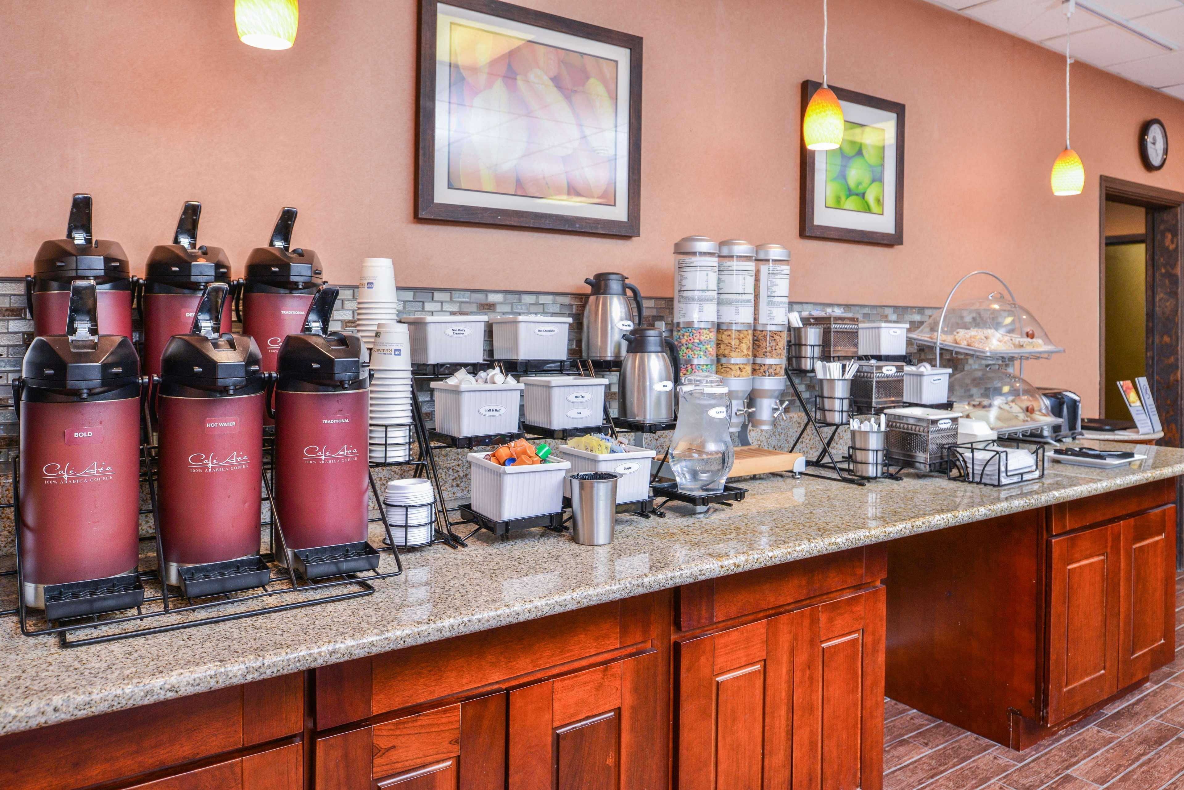 Best Western Plus Rama Inn Redmond Bagian luar foto