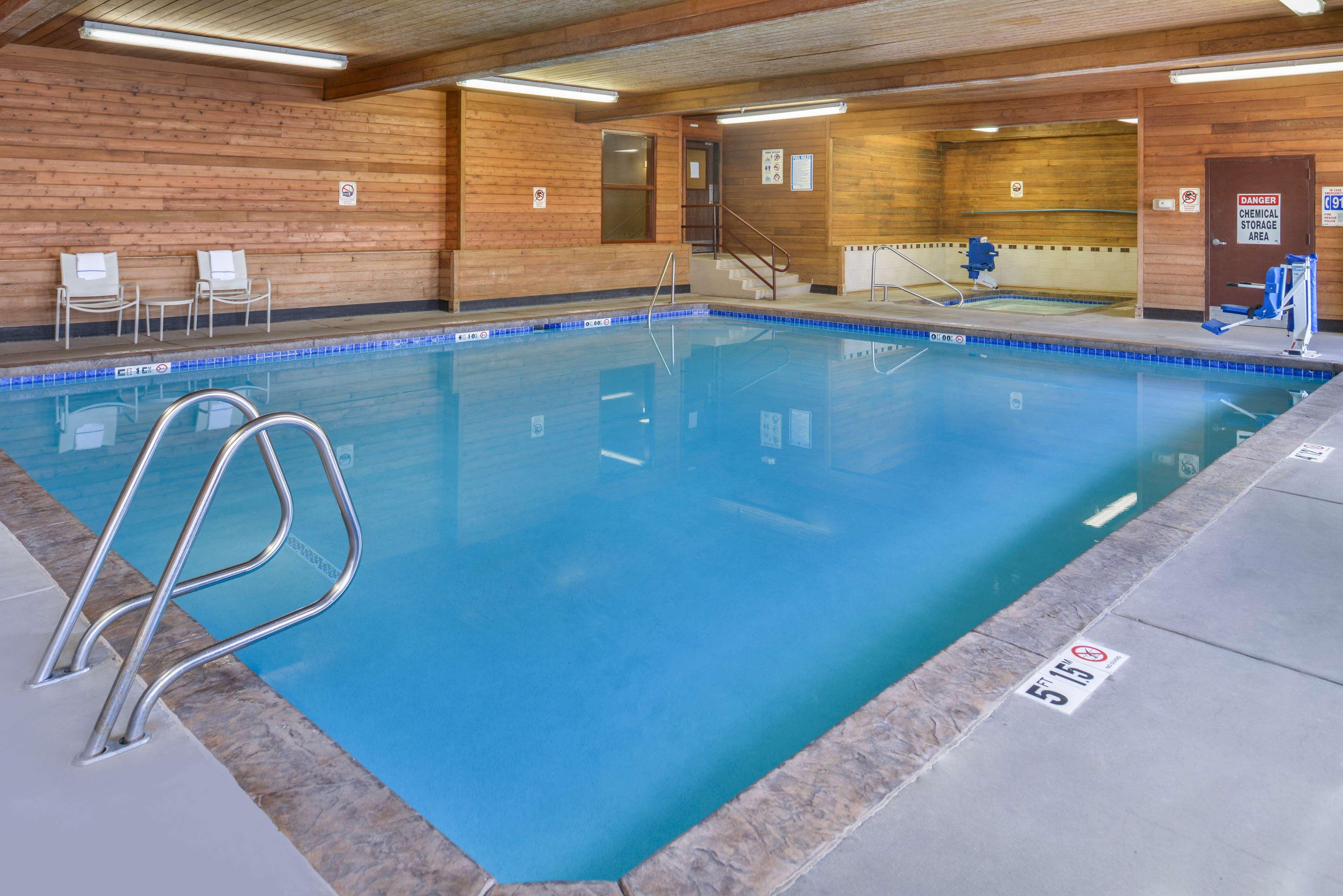 Best Western Plus Rama Inn Redmond Bagian luar foto