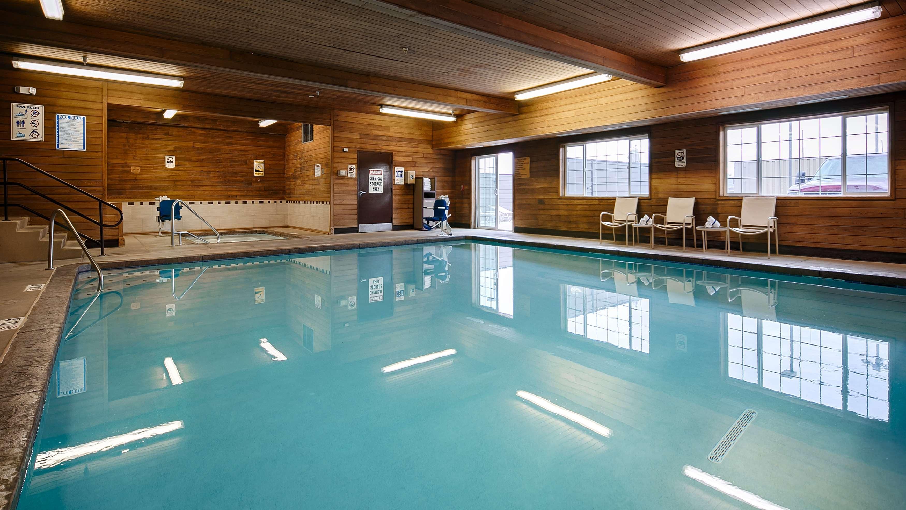 Best Western Plus Rama Inn Redmond Bagian luar foto