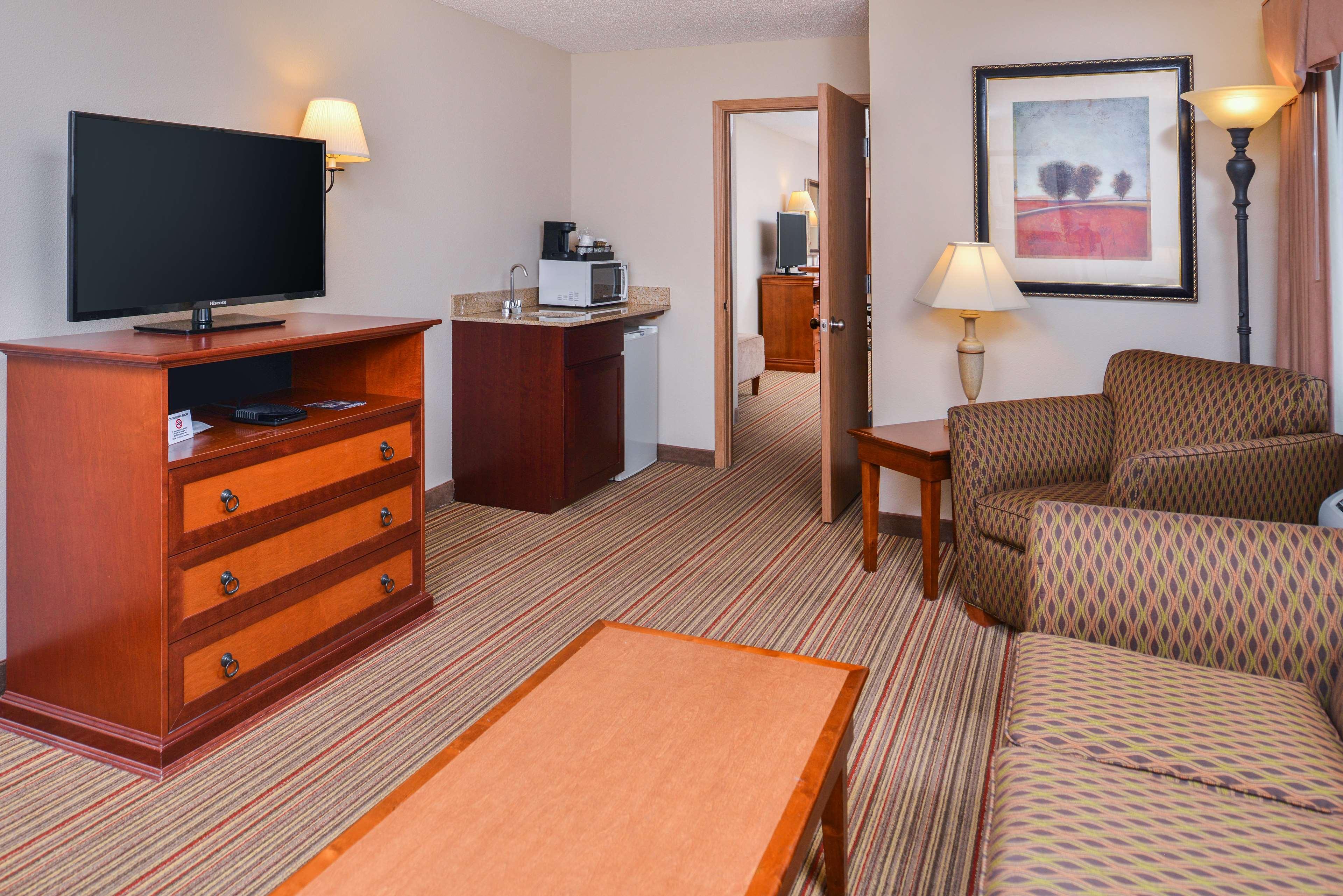 Best Western Plus Rama Inn Redmond Bagian luar foto