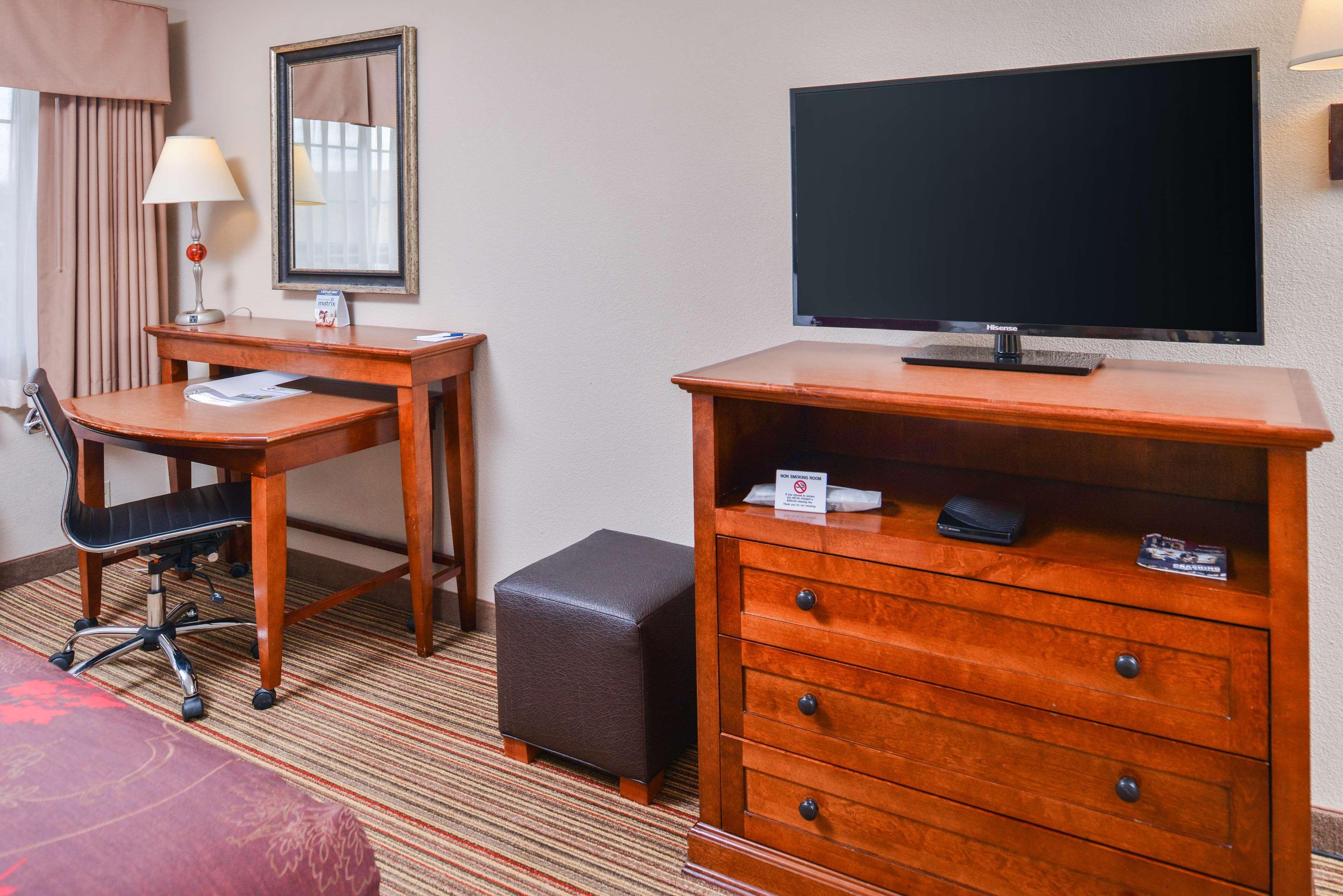 Best Western Plus Rama Inn Redmond Bagian luar foto