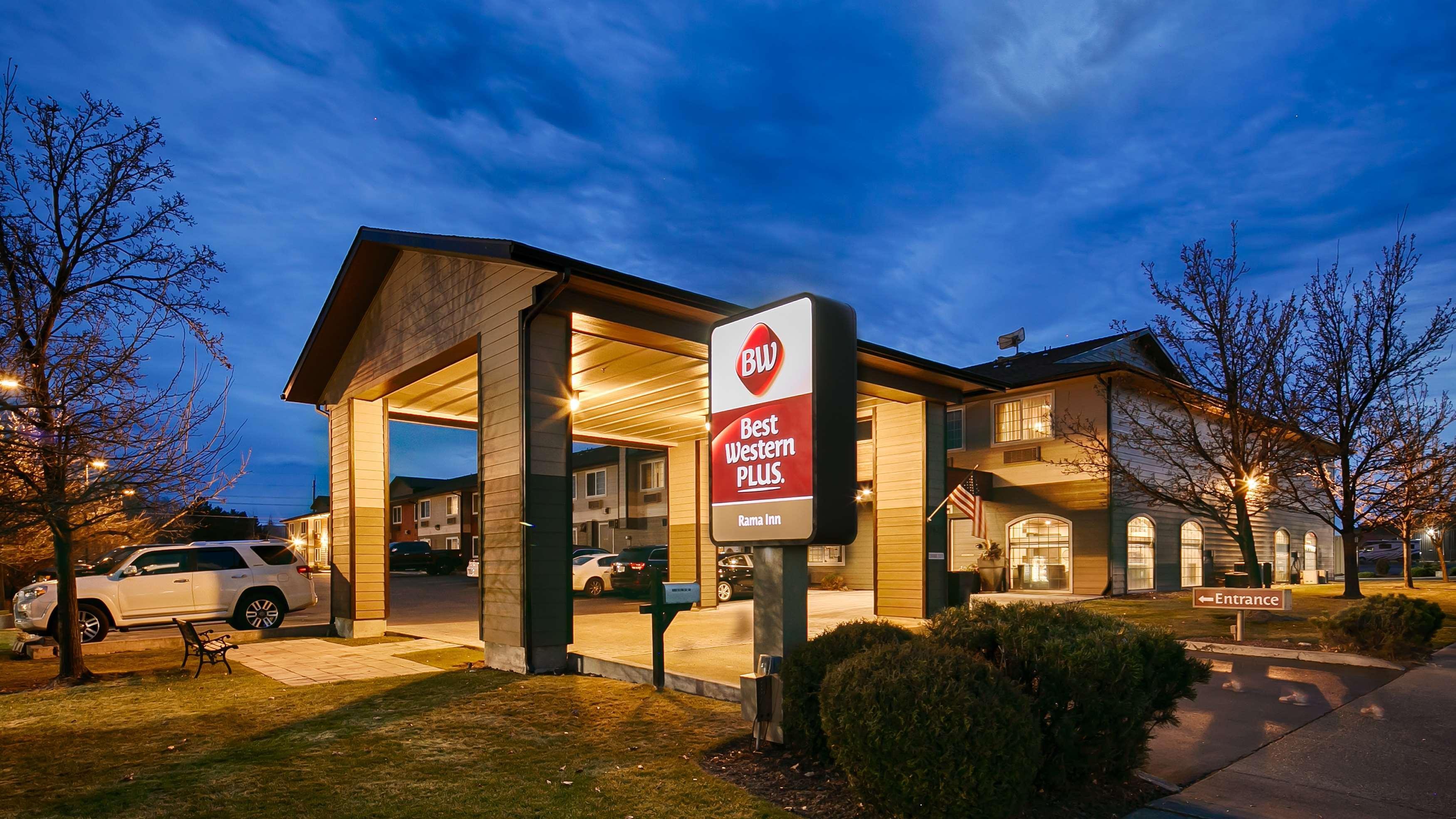 Best Western Plus Rama Inn Redmond Bagian luar foto
