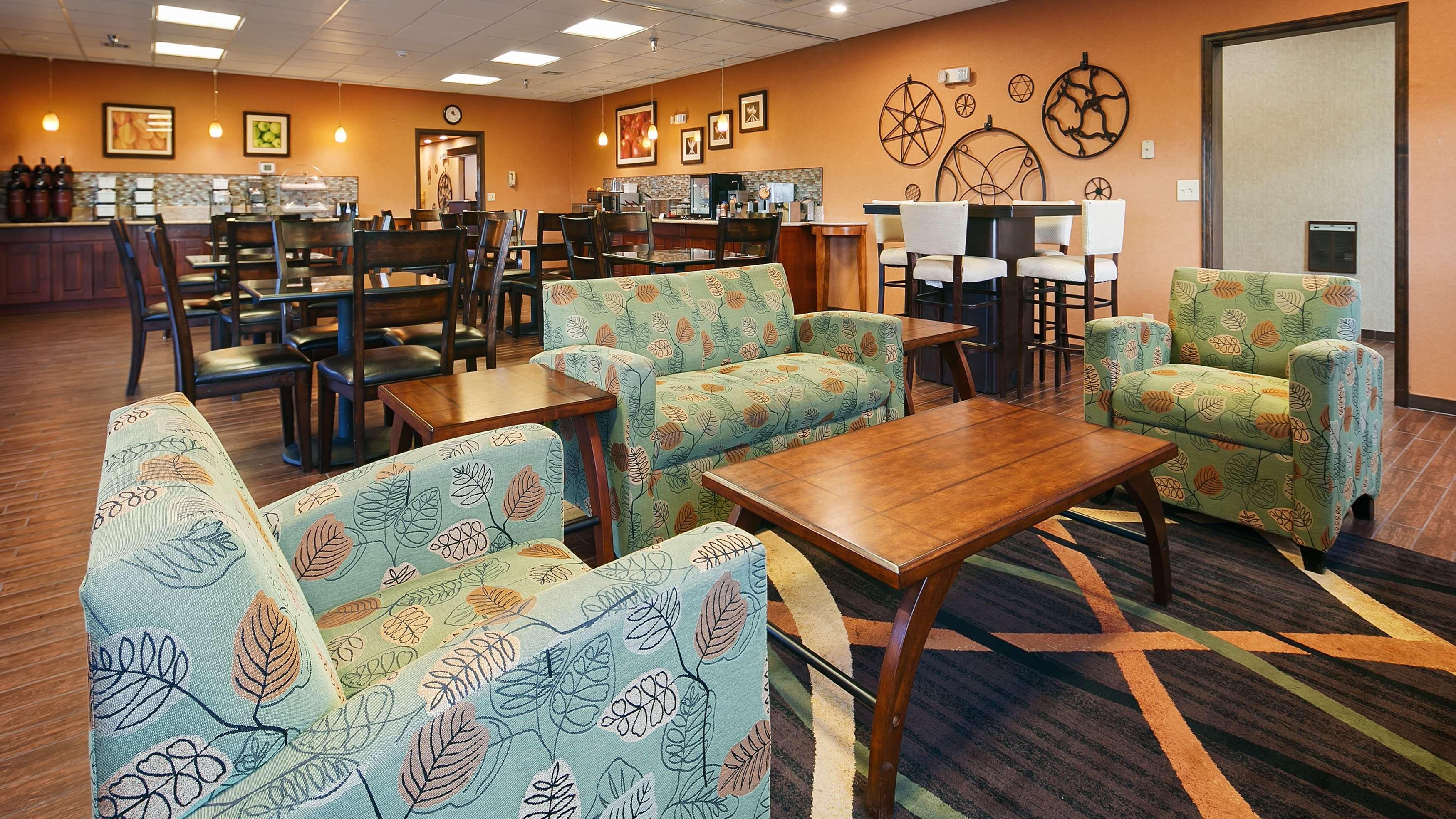 Best Western Plus Rama Inn Redmond Bagian luar foto