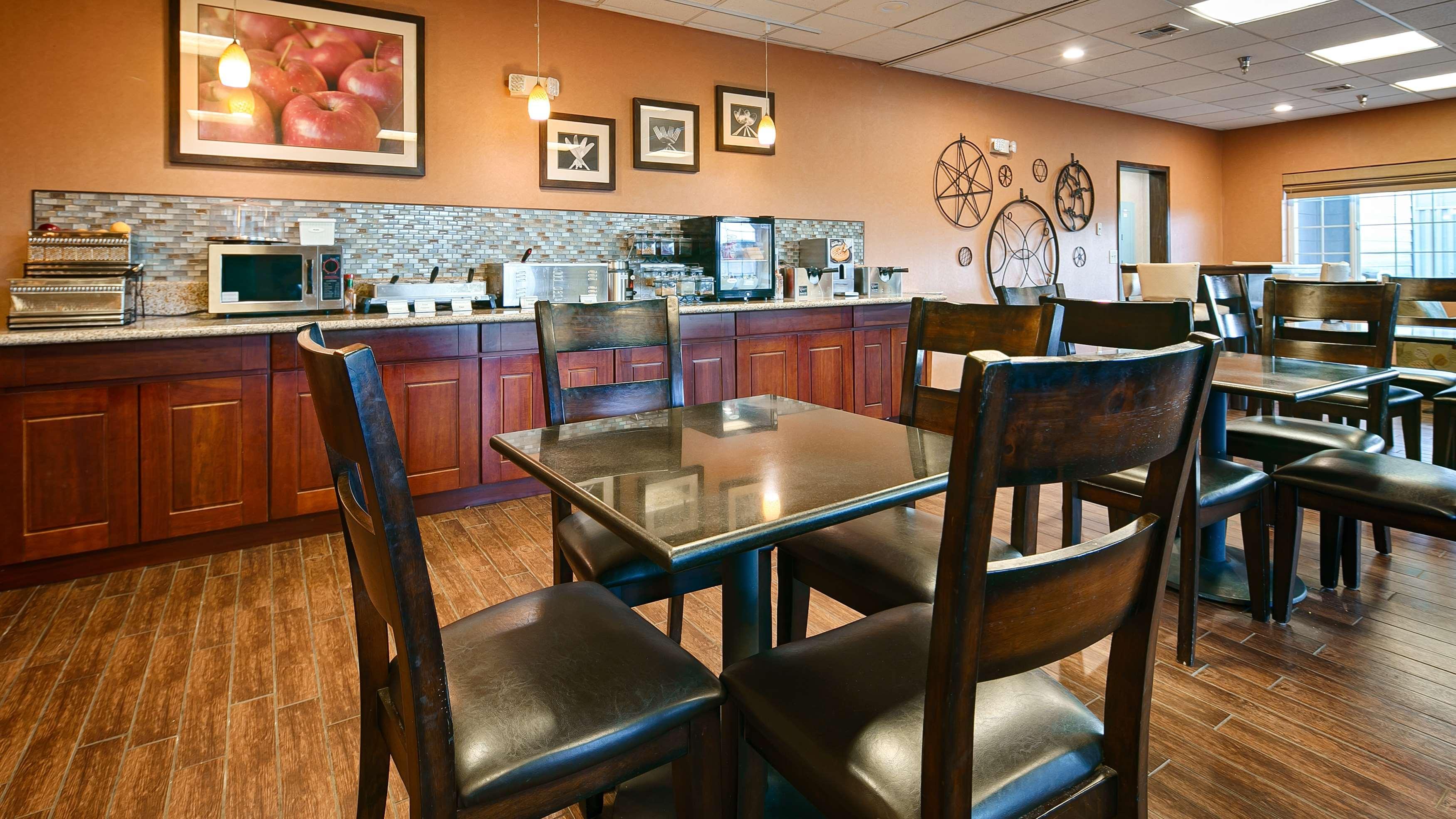 Best Western Plus Rama Inn Redmond Bagian luar foto