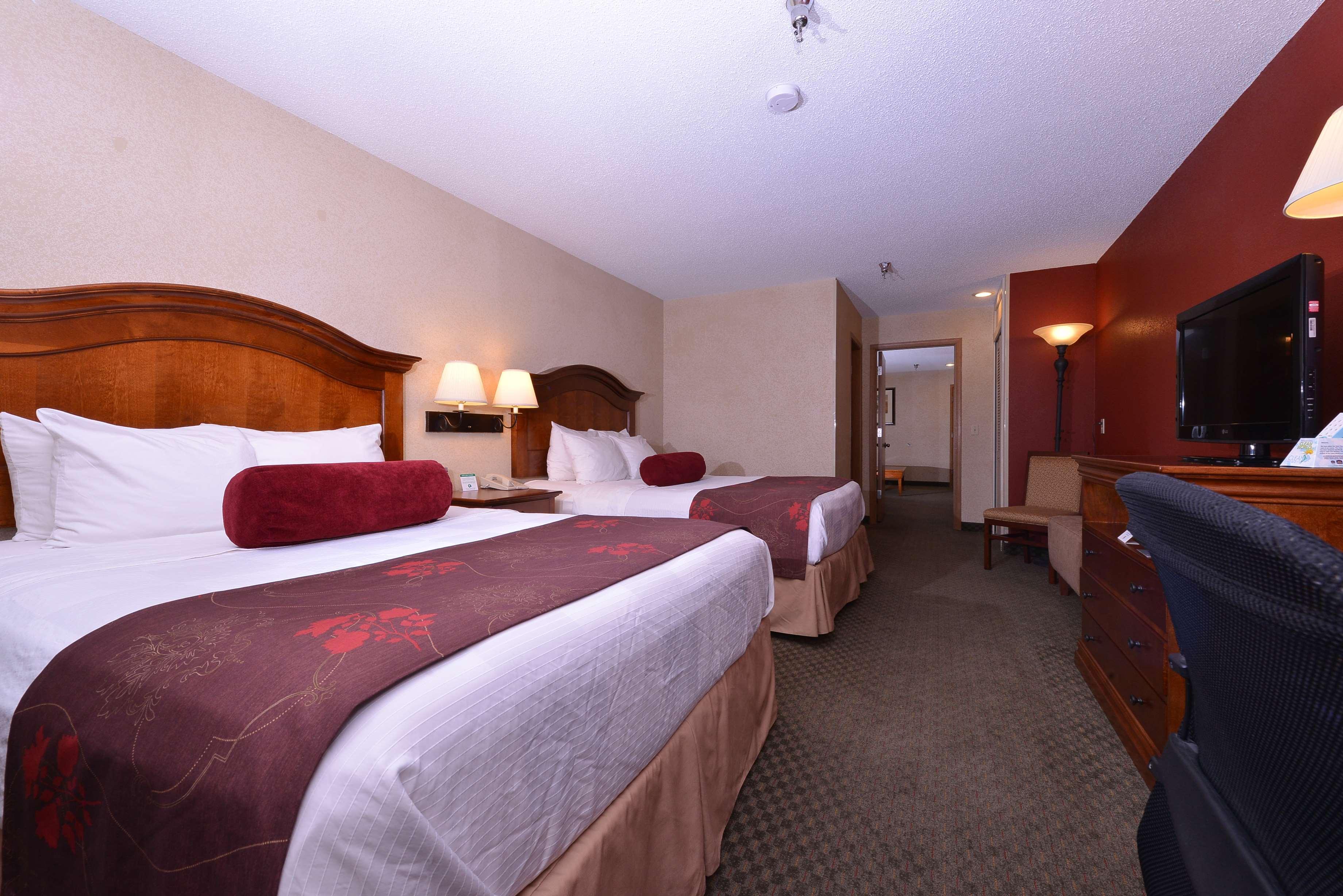 Best Western Plus Rama Inn Redmond Bagian luar foto