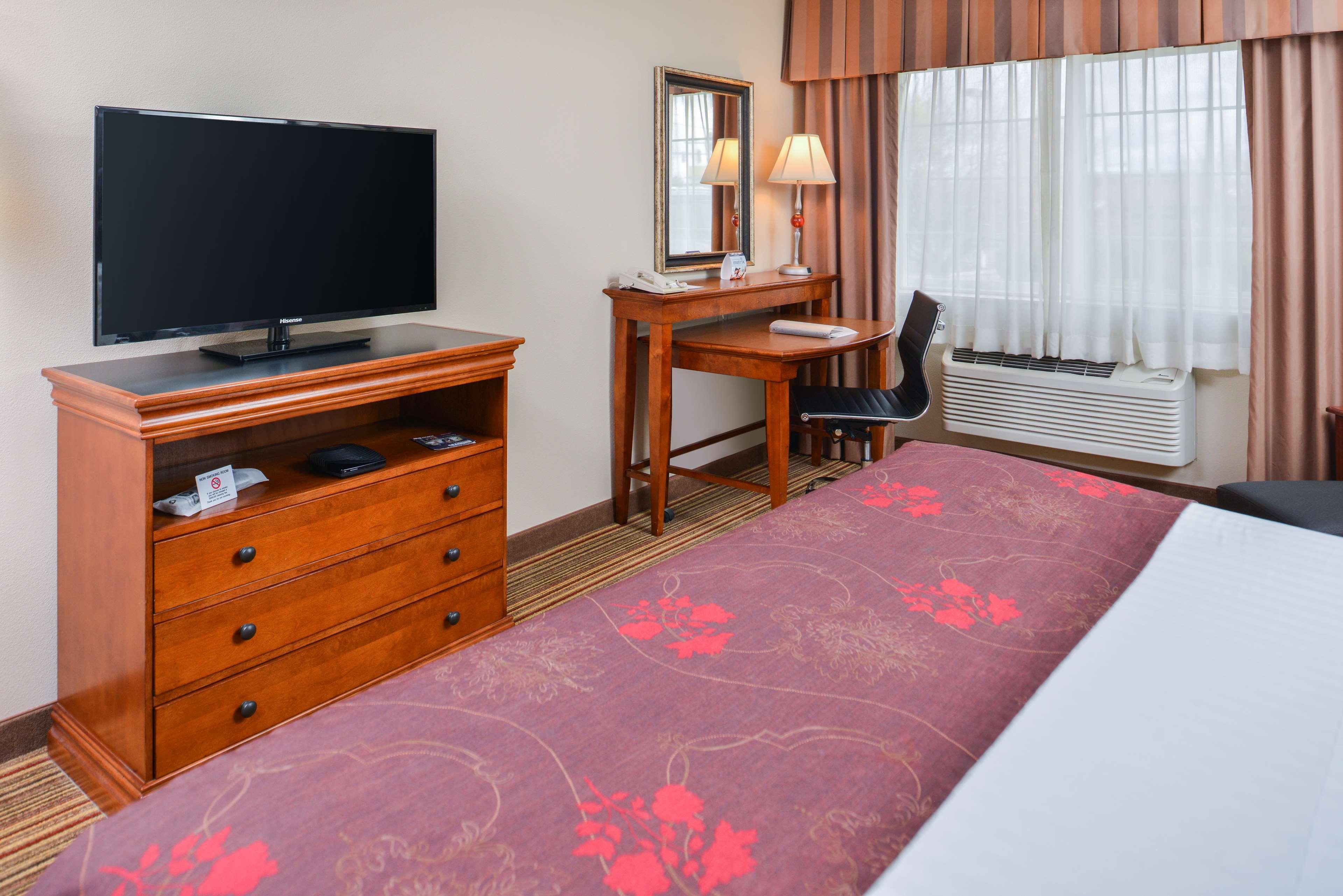 Best Western Plus Rama Inn Redmond Bagian luar foto