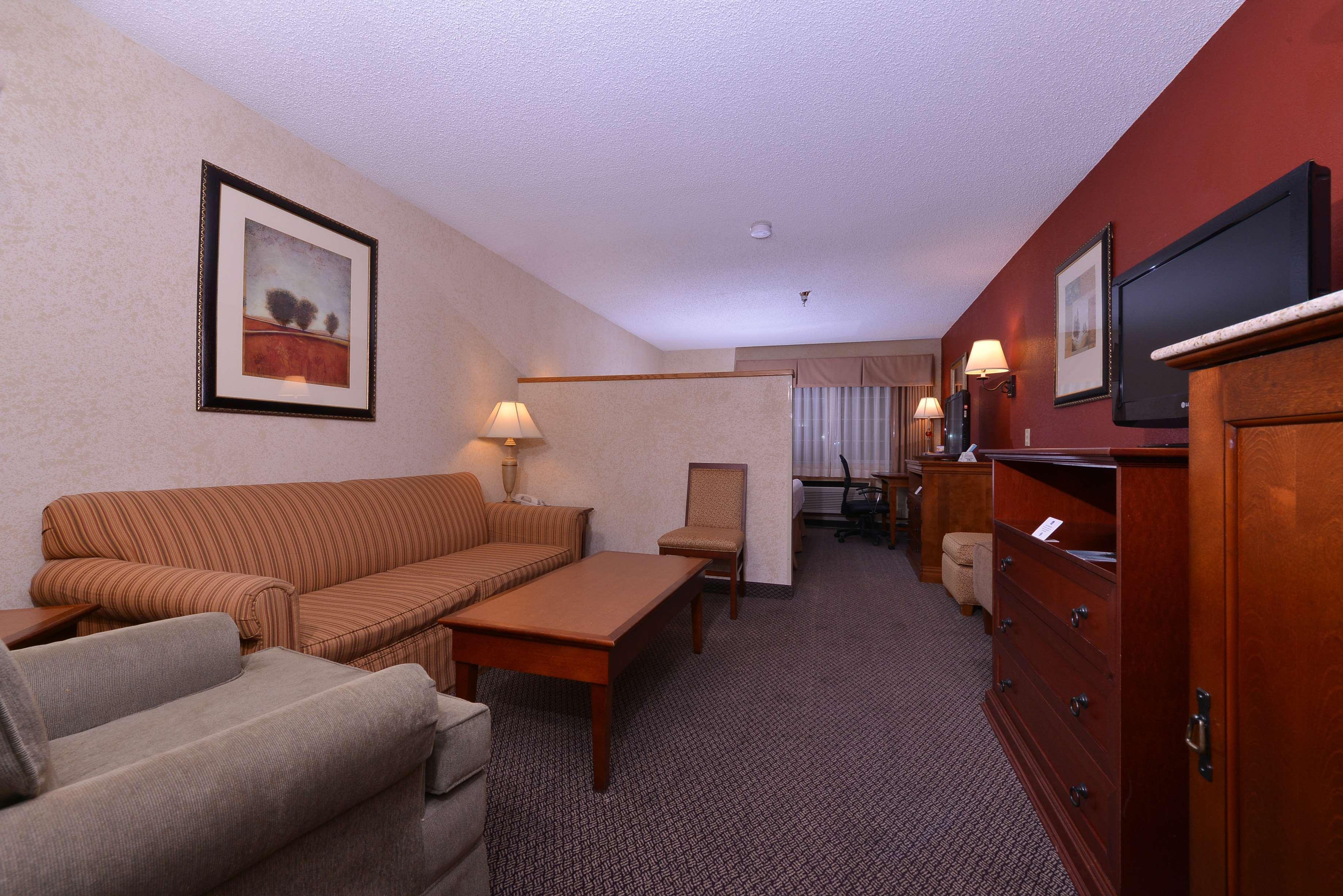 Best Western Plus Rama Inn Redmond Bagian luar foto