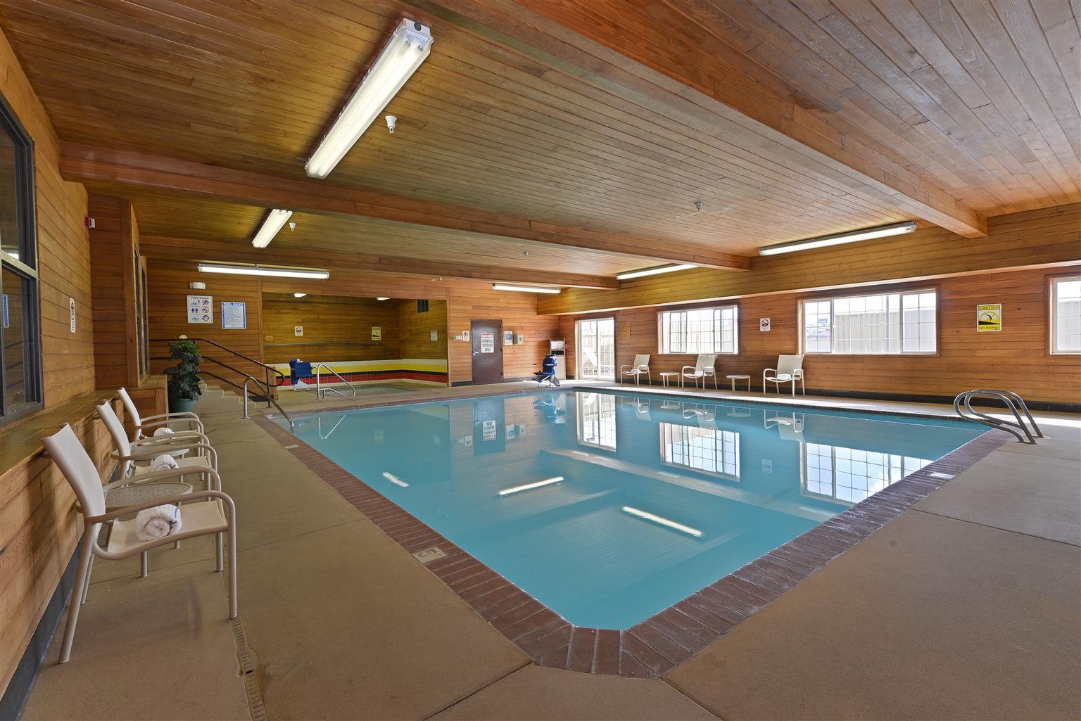 Best Western Plus Rama Inn Redmond Bagian luar foto