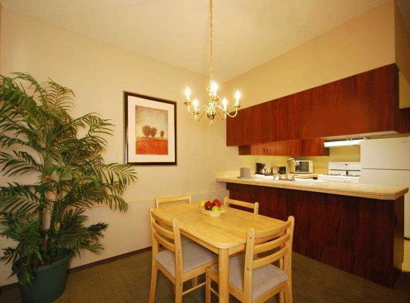 Best Western Plus Rama Inn Redmond Bagian luar foto