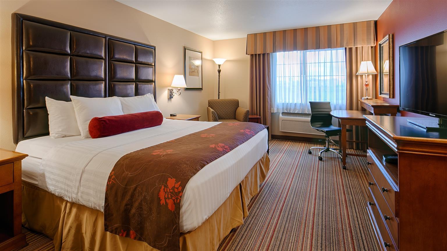 Best Western Plus Rama Inn Redmond Bagian luar foto